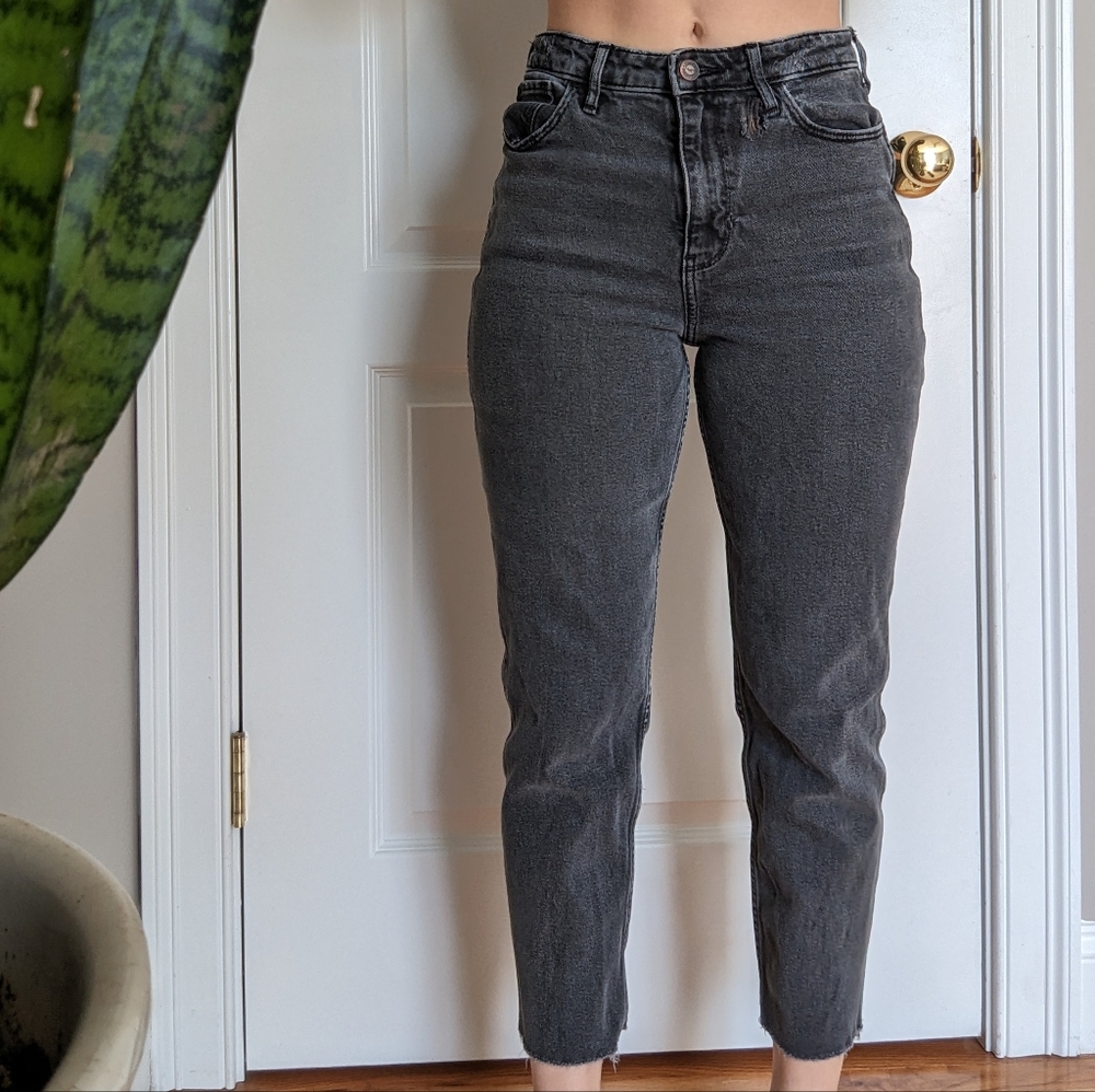 Hollister Ultra High-Rise Mom Jean - 5R - W27 L27 - Black - Picture 3 of 9